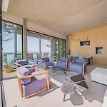 Villa Avec Vue Sur Le Bassin *