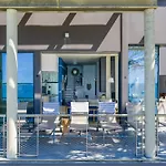 Villa Avec Vue Sur Le Bassin *