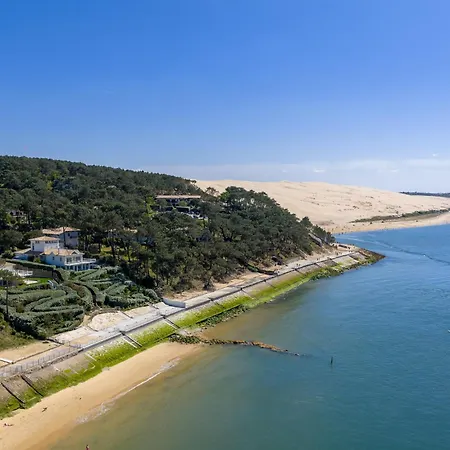 Villa Avec Vue Sur Le Bassin *